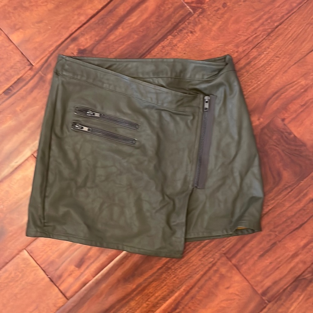2912097 Green Faux Leather Mini Skirt